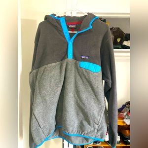 Patagonia Synchilla XL hooded fleece sweater